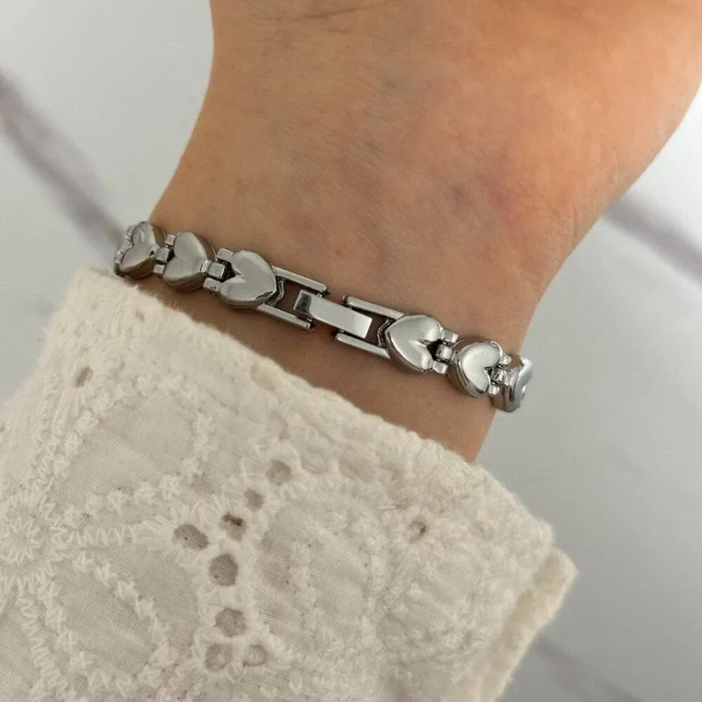 SKU0040 Retro Silver Black Heart Shape‎ Women Watch Bracelet + gift bag